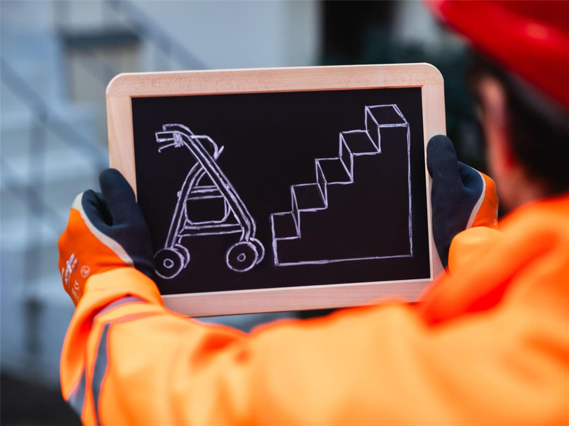 Wenn Rollator auf Treppe trifft: Der Kreis Kleve braucht mehr Seniorenwohnungen. Foto: Nils F. Hillebrand