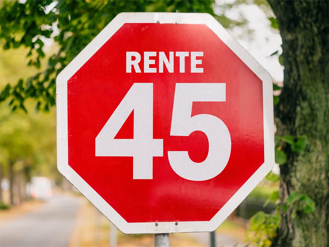 Foto-Montage der NGG: Forderung nach abschlagsfreier Rente nach 45 Beitragsjahren, illustriert durch ein „Renten-Stoppschild 45“.