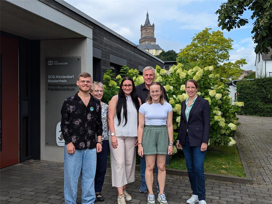 Werben für die SOS-Familie (v.l.): Jakob Hülsbrink, Marlies Klumpe, Malin Maas, Peter Schönrock, Maike Rühl und Katrin Wißen. NN-Foto: vs
