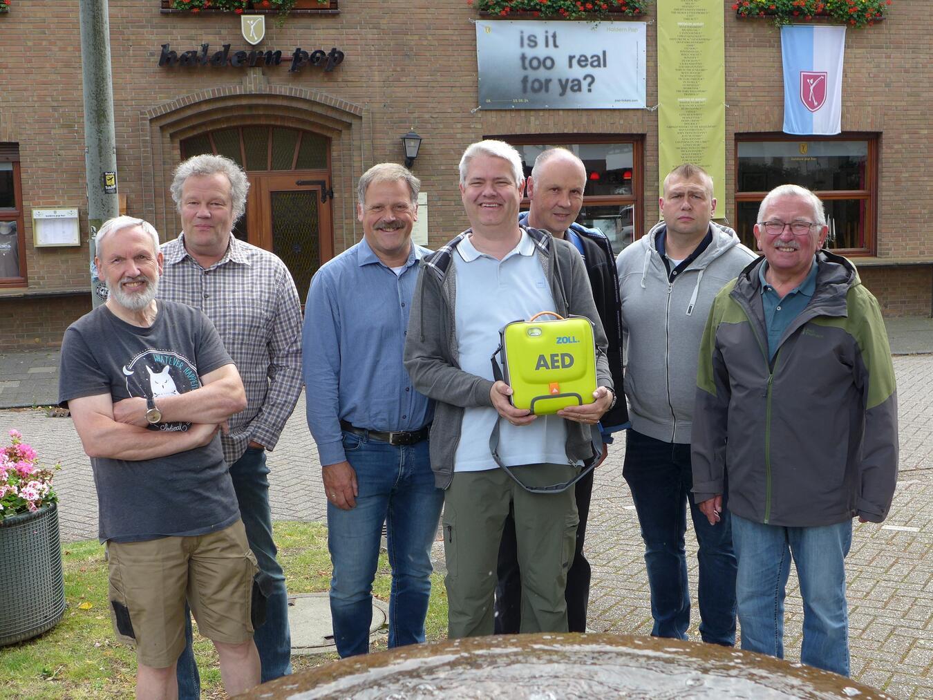 Werben um Unterstützung für das Crowfounding: (v. l.) Gregor Drost, Michael te Baay, Jürgen Teloh, Volker Schürmann, Clemens Reinders, Stefan Fischer und Theodor Kersting. Foto: privat