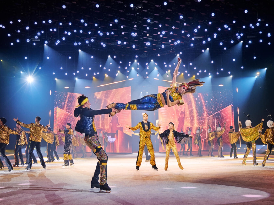 Wieder begeistern 37 professionelle Eiskunstläufer mit einer neuen Show das Publikum. Fotos: Eis Sport & Event Park