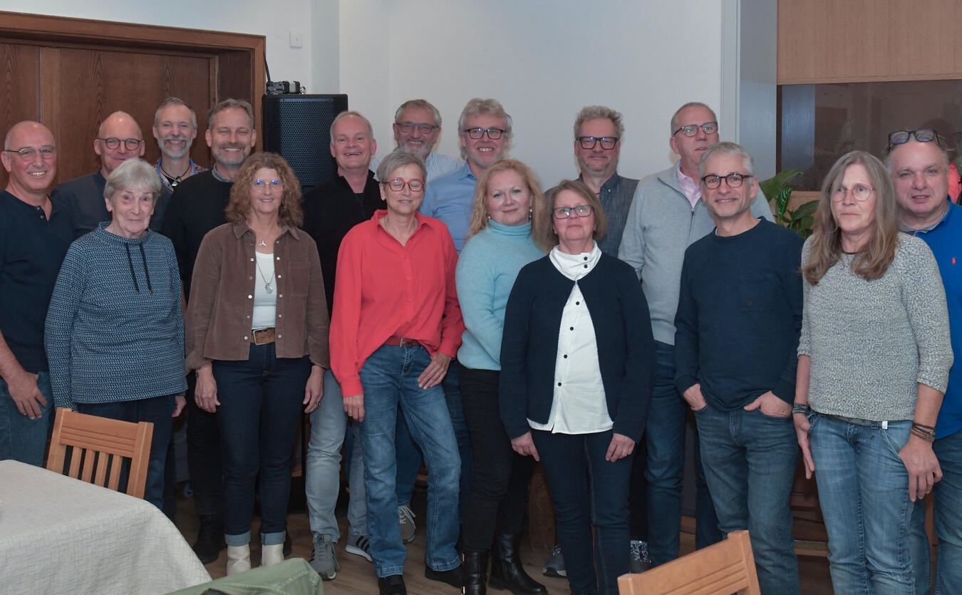 Wiedersehen macht Freude: Die 9d von 1981 der ehemaligen Theodor-Heuss-Hauptschule. NN-Foto: Gerhard Seybert