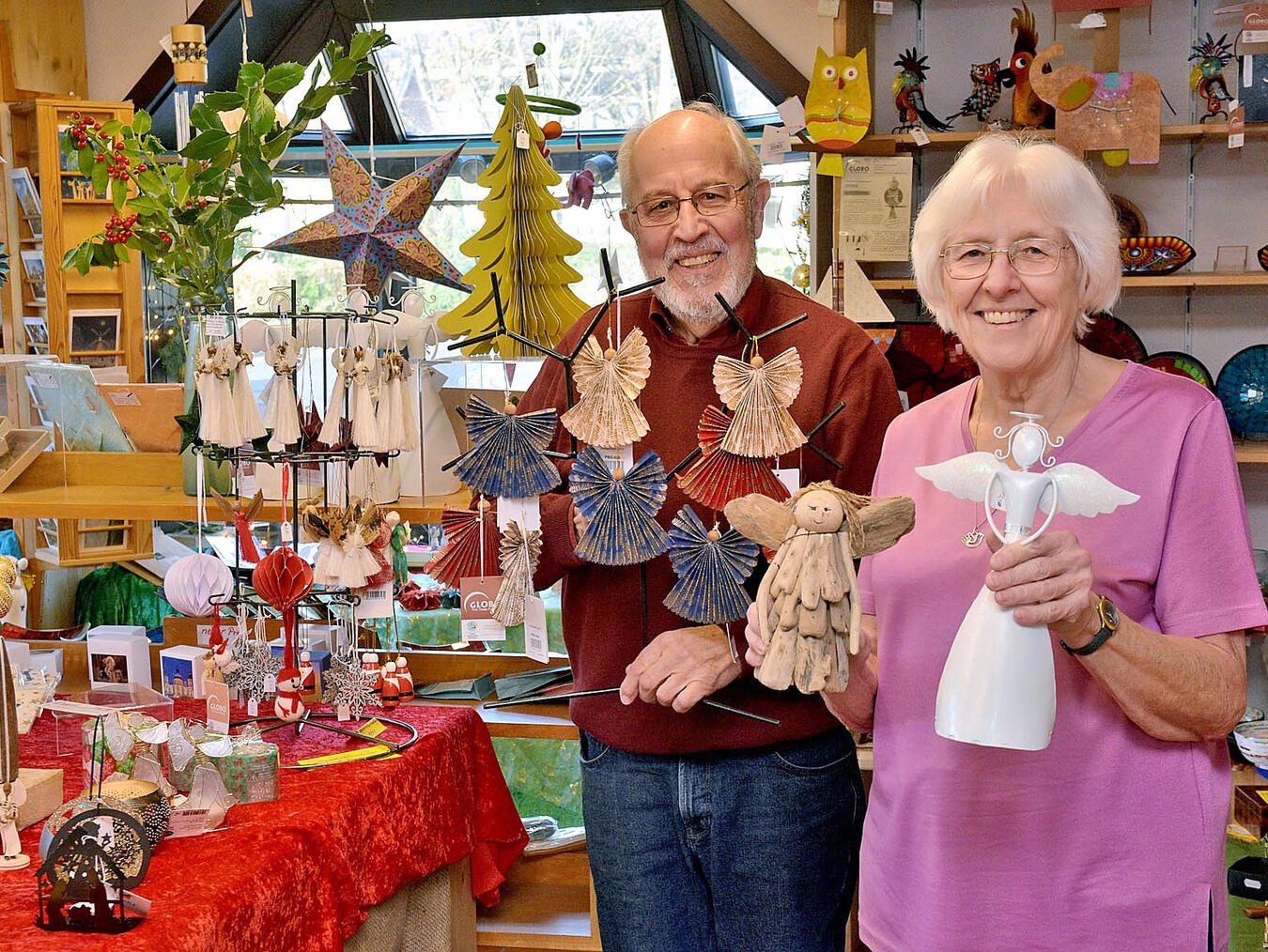 Wil und Alfred Klein gehören zum ehrenamtlichen Team des Weltladens und freuen sich auf Kundschaft. NN-Foto: Rüdiger Dehnen