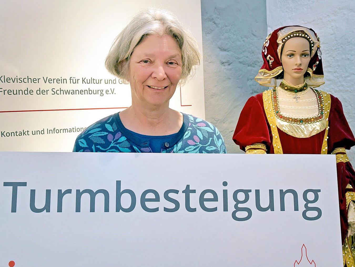 Wiltrud Schnütgen freut sich, bald wieder Führungen inklusive Turm durchführen zu können. NN-Foto: Rüdiger Dehnen