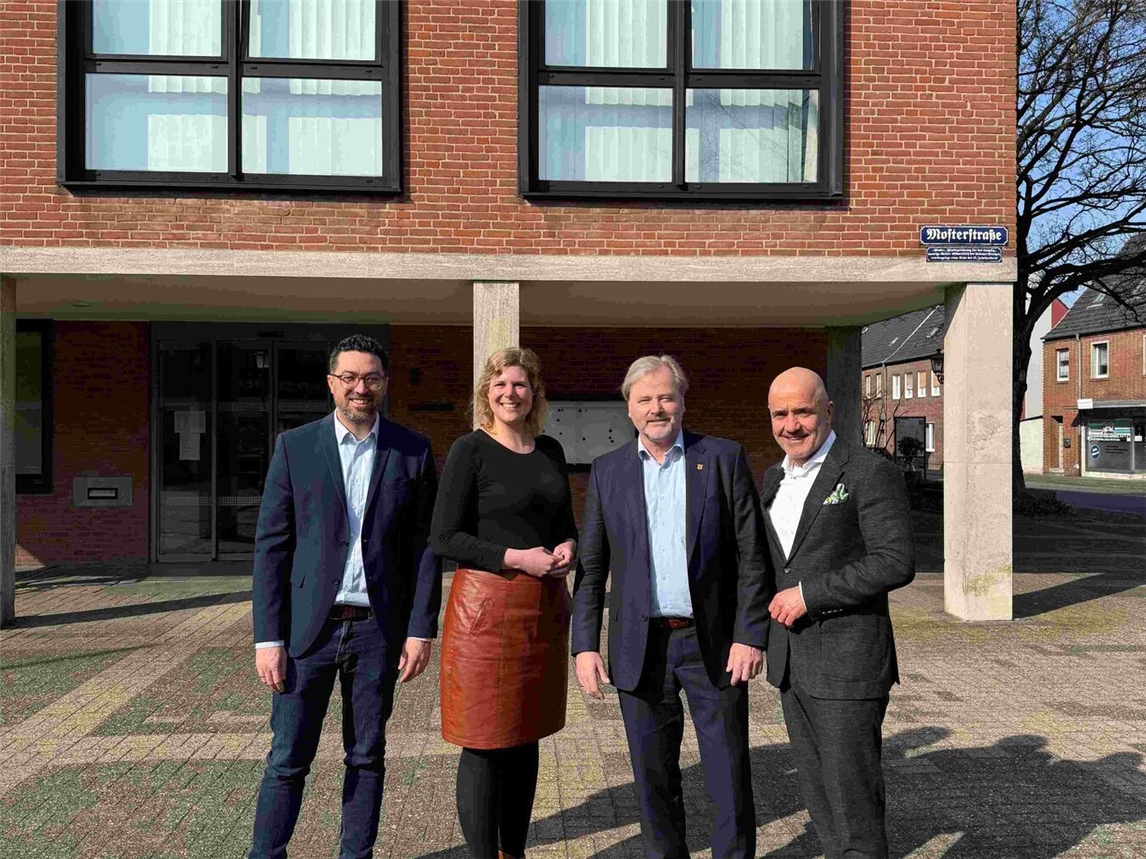 "Wirtschaftstreffen: Benedikt Koenen, Eva Folkerts, Rainer Weber, Dr. Stefan Dietzfelbinger von der Niederrheinischen IHK"