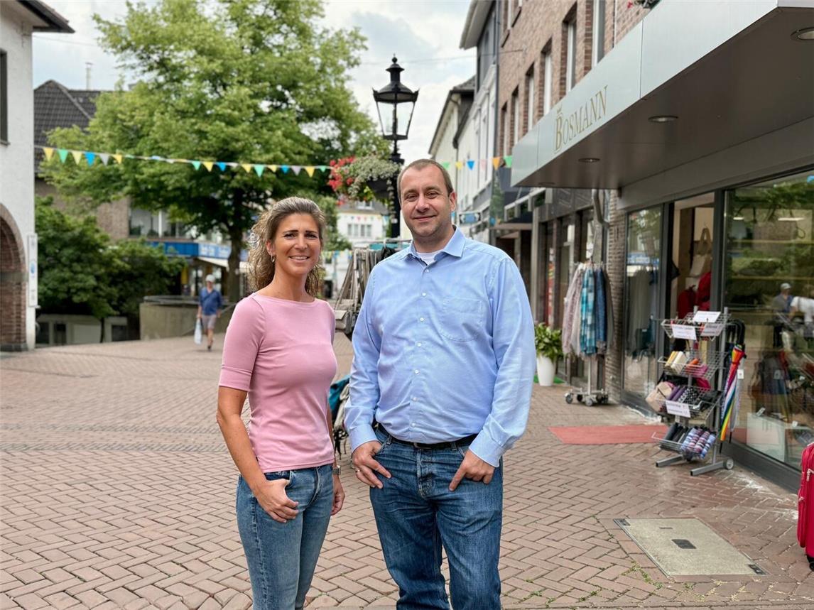 WTM-Geschäftsführerin Verena Rohde und Citymanager Tobias Nelke haben Pläne für die Innenstadt. Foto: WTM