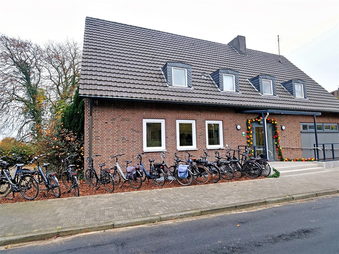 „Wyler‘s Tüss“ heißt das neue Dorfgemeinschaftshaus. NN-Foto: Rüdiger Dehnen