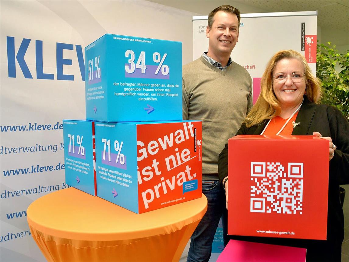 Ziehen an einem Strang im Bemühen um ein gewaltfreies Kleve: Ordnungsamtleiter Christian Seißer und Gleichstellungsbeauftragte Yvonne Tertilte-Rübo. NN-Foto: Rüdiger Dehnen