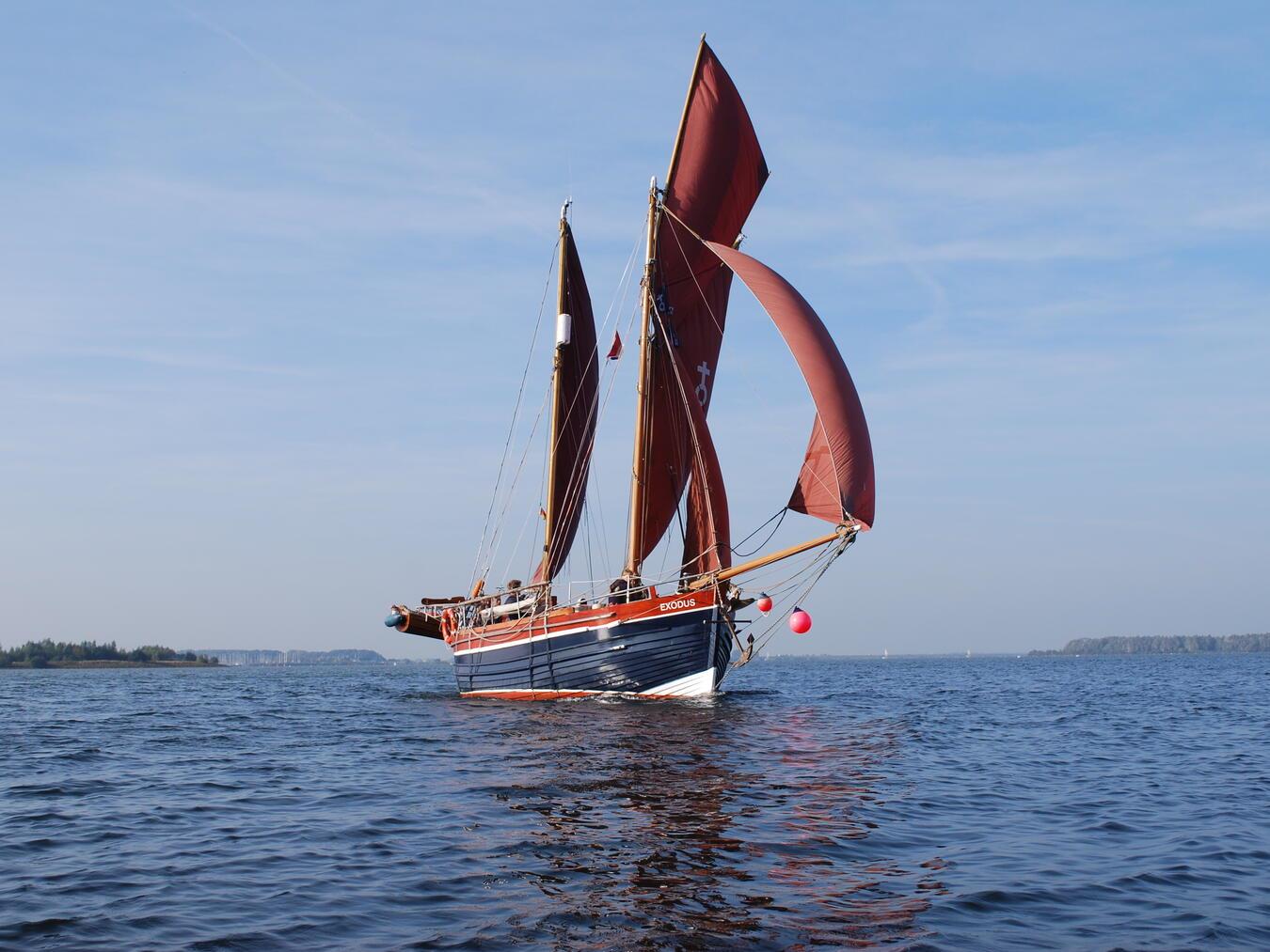 Ziel der Freizeiten sind spannende Reviere wie das niederländische Wattenmeer, das Ijsselmeer und diesen Sommer sogar die Ostsee. Foto: Evangelische Kirchengemeinde Kleve
