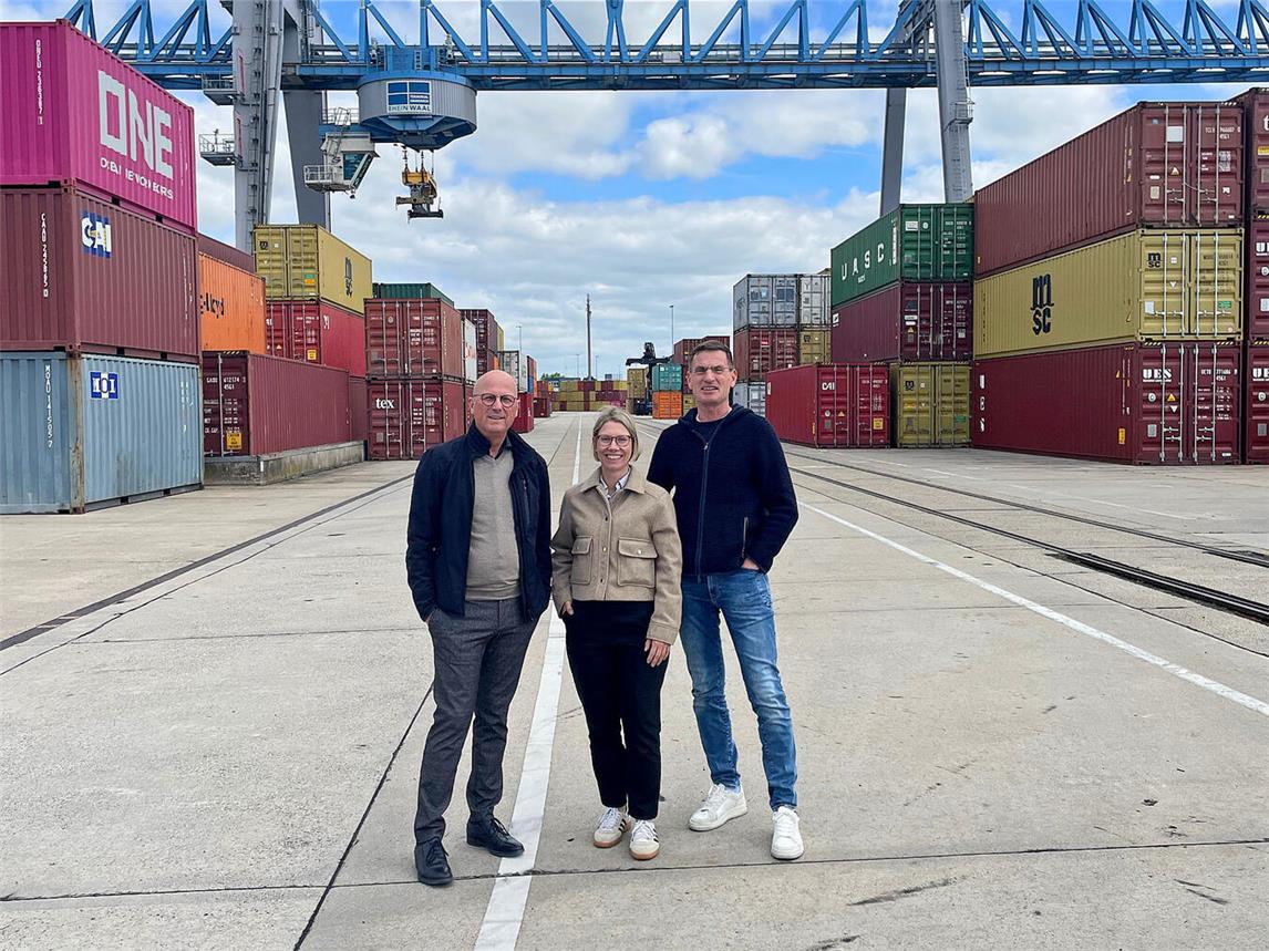 Zu Besuch am Containerhafen in Emmerich. Foto: WfG Emmerich