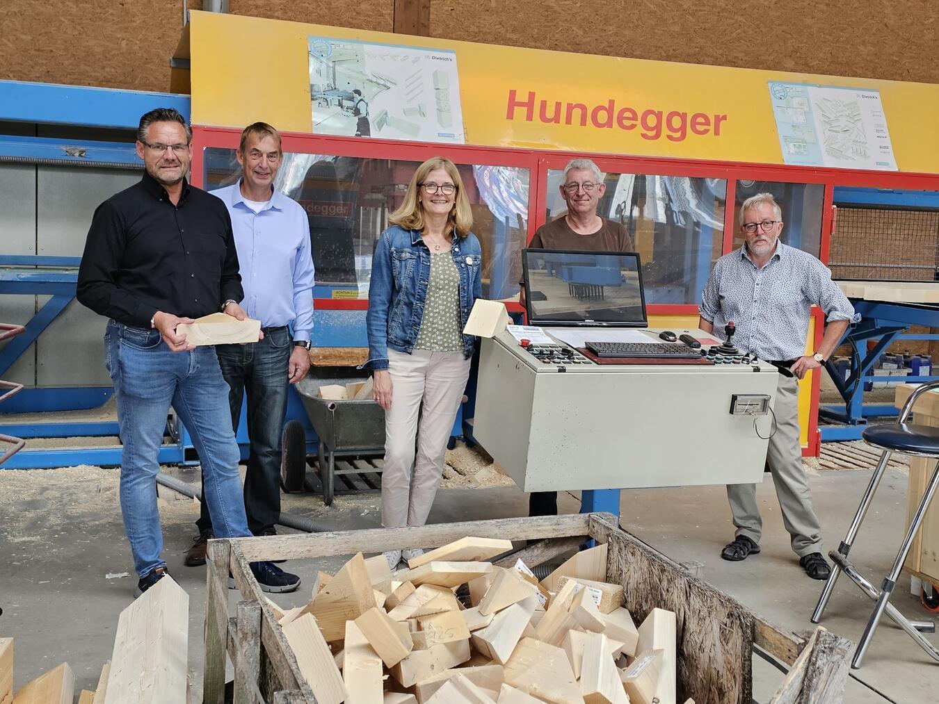 Zu Gast in Haldern: (v. l.) Michael Arts-Meulenkamp, Andre Fenger, Andrea Meier, Rainer Schweers und Klaus Syberg. Foto: privat