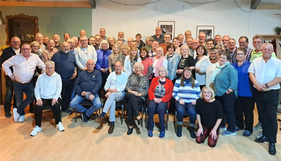 Zum Klassentreffen waren die ehemaligen Klassenkameraden in großer Zahl angereist. Foto: privat
