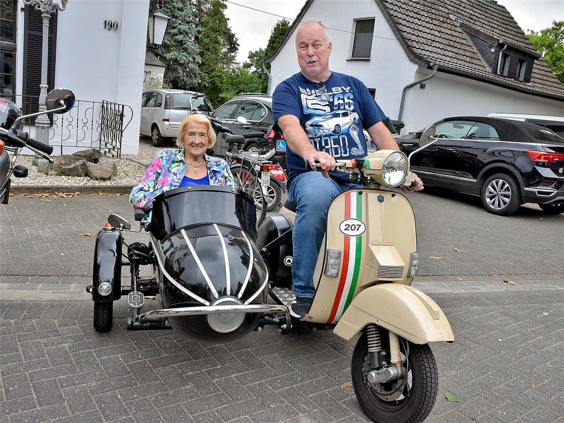 Zum vierten Mal lädt Thomas Blankenhagen mit Unterstützung von „Puppa Schmitz“ zum zwanglosen Oldtimertreffen am Bresserberg in Kleve ein. NN-Foto: Rüdiger Dehnen
