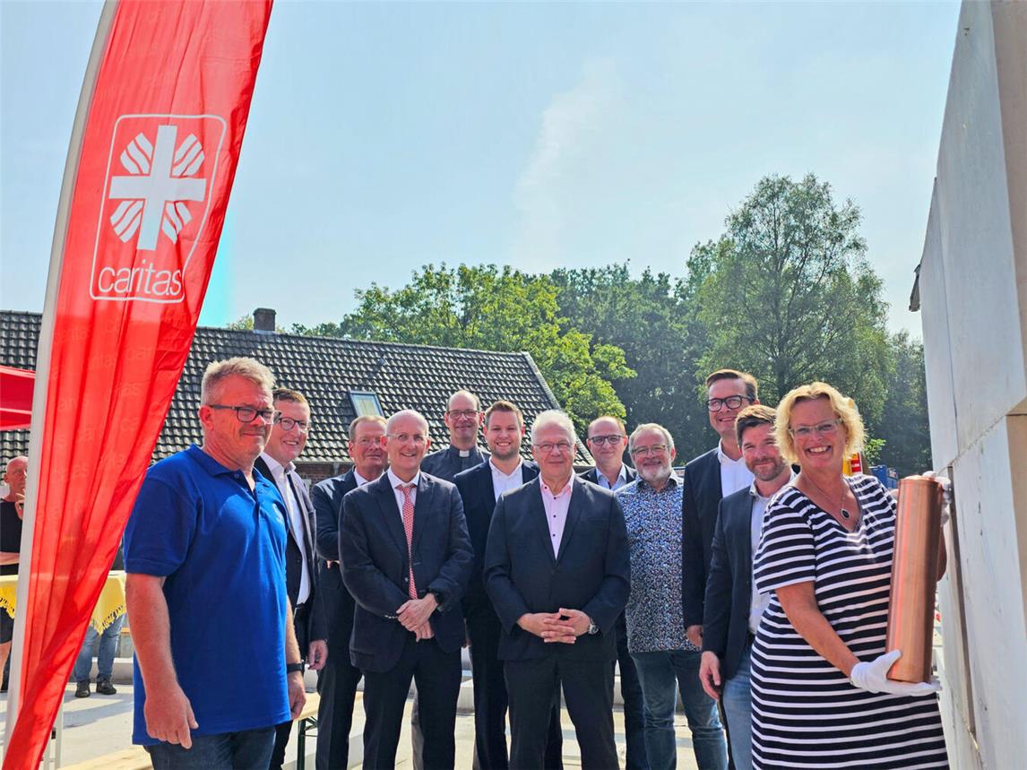 Zur Grundsteinlegung gehört traditionell auch eine Zeitkapsel. NN-Foto: Thomas Langer