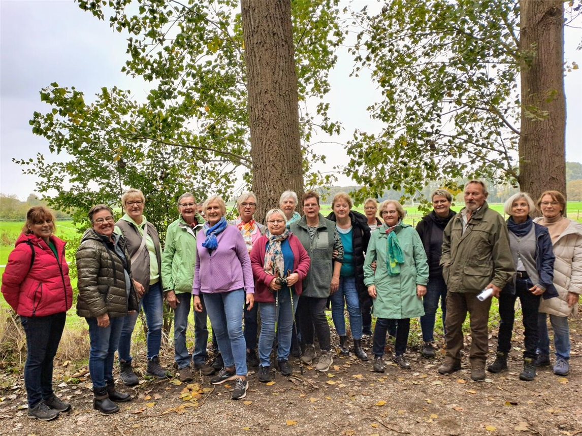 Zusammen mit dem ehemaligen Revierförster Achim Haut (Bild) waren die Landfrauen im Reichswald unterwegs. Foto: privat