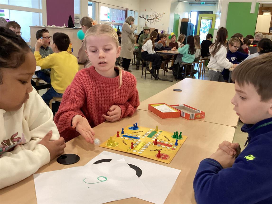 Zusammen spielen – ein guter Anlass für länderübergreifendeKommunikation. Foto: privat