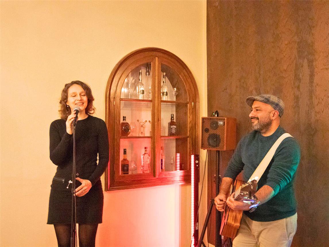 Zuzanna und Amir lassen Pop und Jazz zu besonderen Klängen verschmelzen. Foto: Hendrik van de Pol