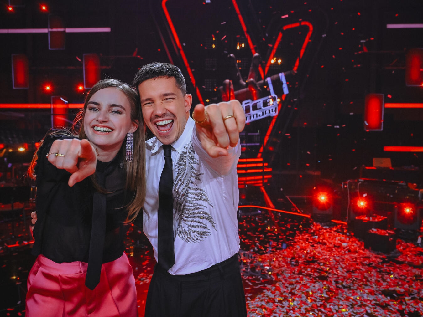 Zwei strahlende Sieger: Anne Mosters und ihr Coach Nico Santos. Foto: Joyn/Claudius Pflug
